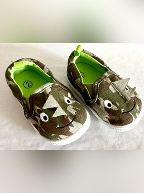 Kids Dinosaur Slip-On Shoes Camo Green Toddler Size 2 Lightweight Casual